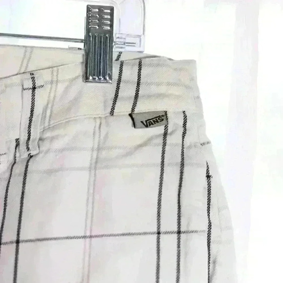 Lot of 3 Size 34 Vans/Urban Pipeline/G&M Men's shorts white/black combo - Picture 3 of 11